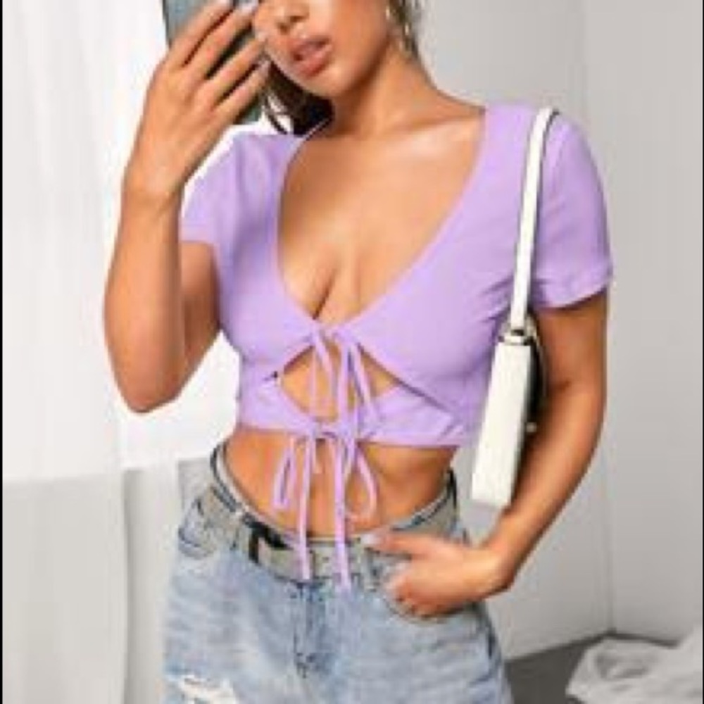 Cut out crop tee